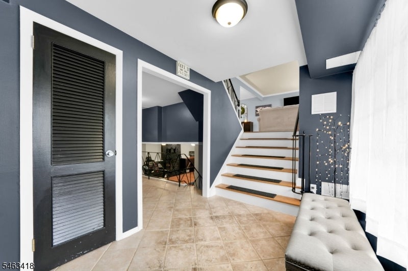 333 Foxwood Rd