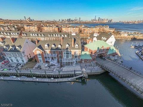 30 Half Moon Isle Jersey City NJ 07305