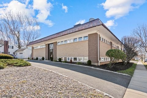 744 Galloping Hill Rd Roselle Park Boro NJ 07204