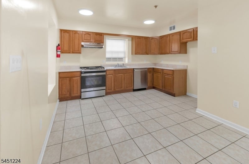 13 Lisa Ct 1