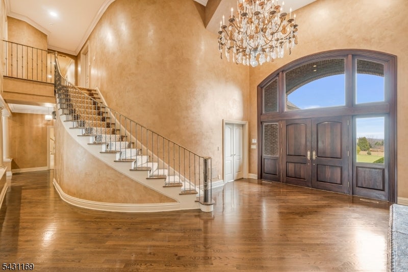 3 Crownview Ln