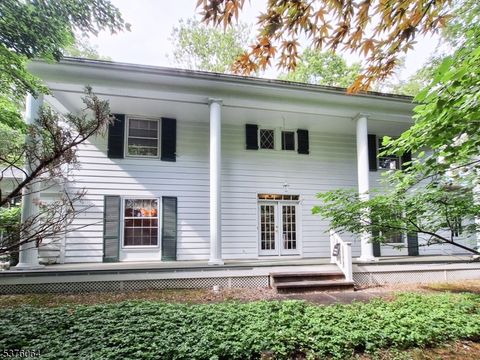 81 Old Cow Pasture Ln Kinnelon Boro NJ 07405
