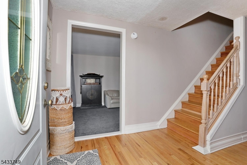 153 Bergen Ave