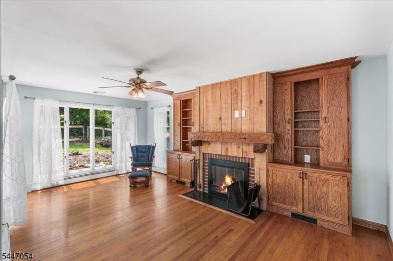958 Cedar Dr