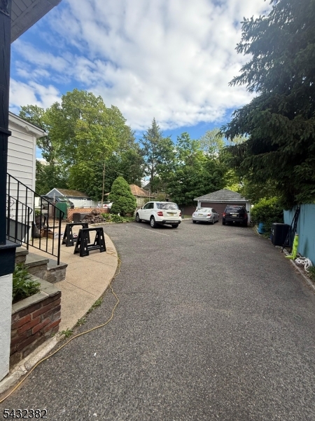 558 Argyle Ave 2
