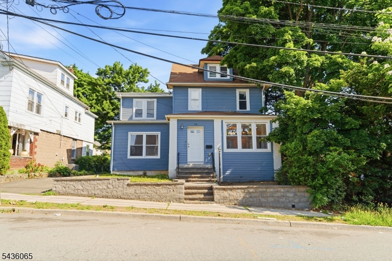 118 W 2Nd St