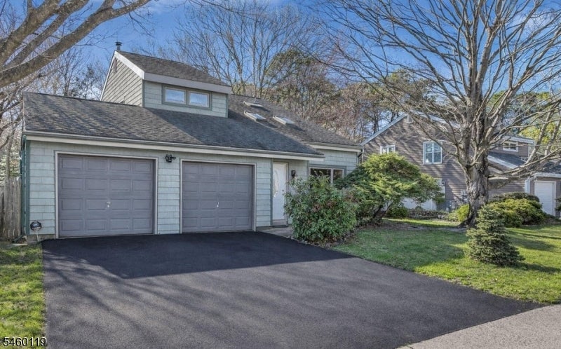 521 Dorothy Pl