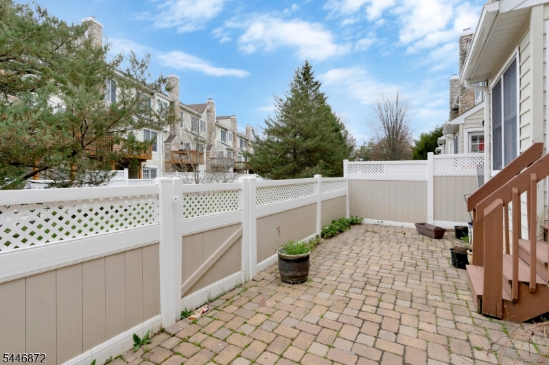 7 Patriot Hill Dr