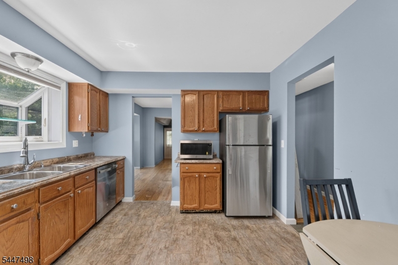 352 Cotswold Pl