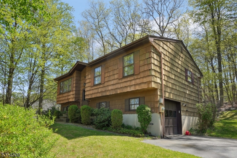 24 Hillsdale Dr