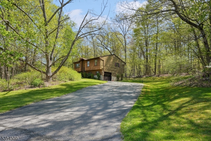24 Hillsdale Dr