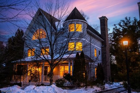 3 Christopher Ct Montclair Twp. NJ 07042