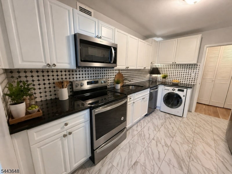 1 Claridge Dr 114