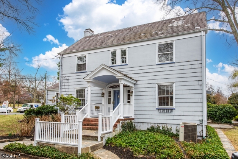 537 Summit Ave
