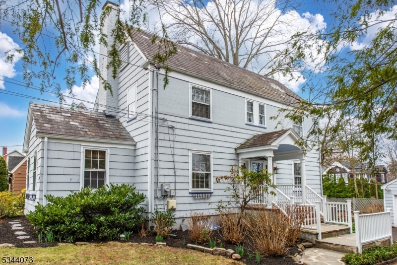 537 Summit Ave