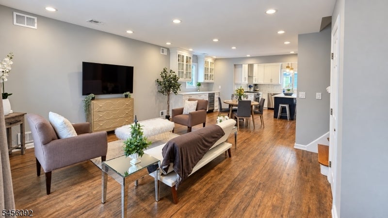 11 Eldorado Ct