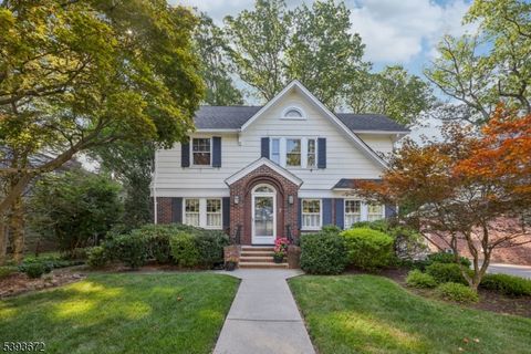 Photo of 7 Sylvan Rd, Verona, NJ 07044 (MLS # 3995220)