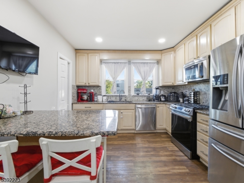 75 Mount Prospect Ave