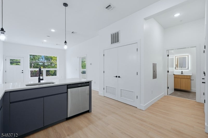 420 River Dr 213