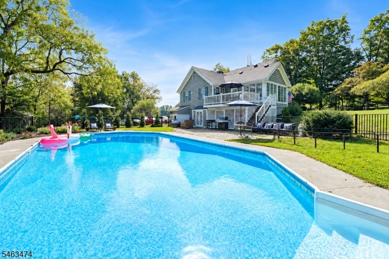 451 Delaware Rd
