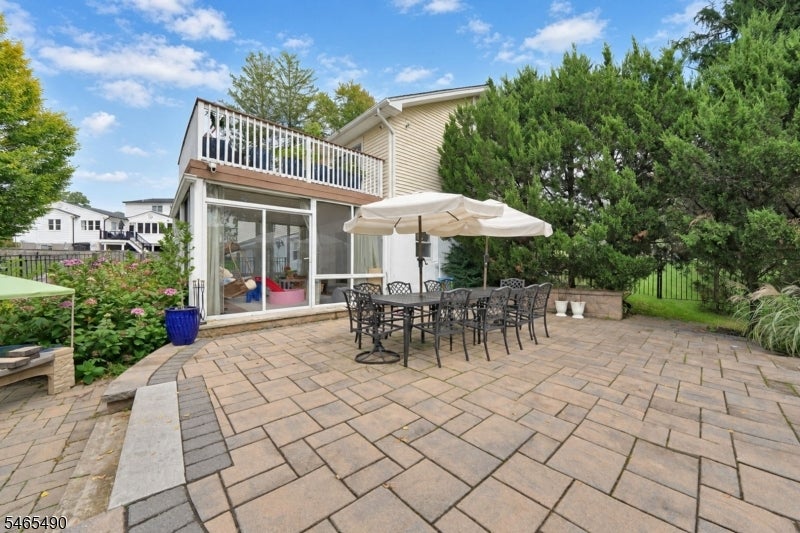 7 Fawn Dr