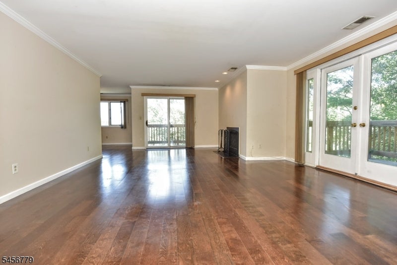 606 Skyline Dr