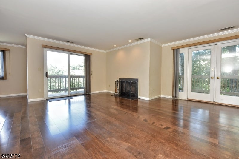 606 Skyline Dr