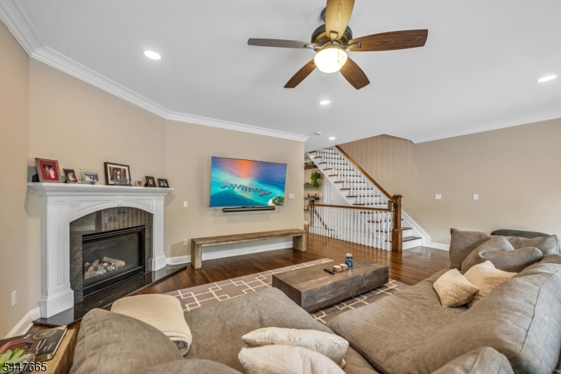 15 Halina Ln