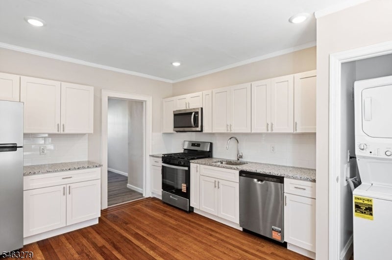 55 Grove St 102