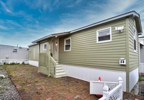 34 Helen Dr Moonachie Boro NJ 07074