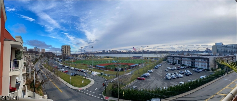 1100 River Rd 403