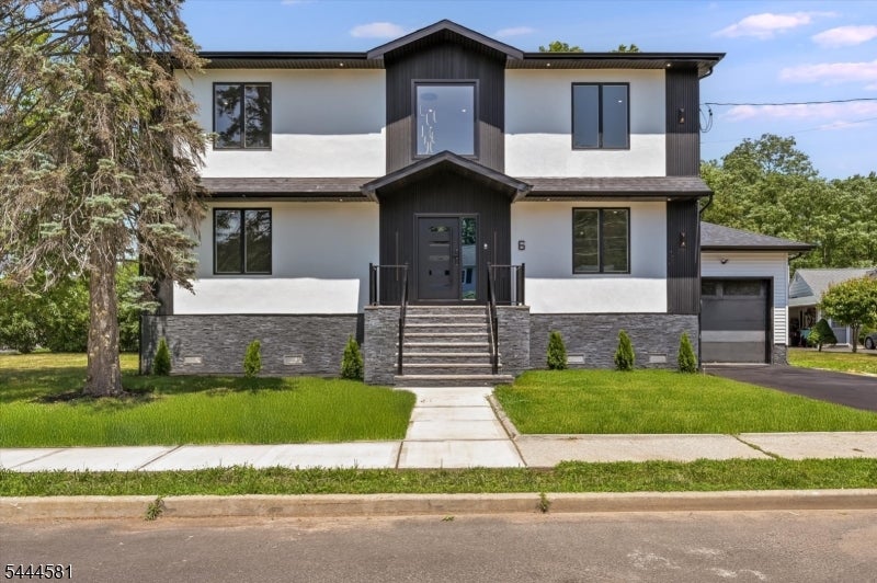 6 Patton Ct