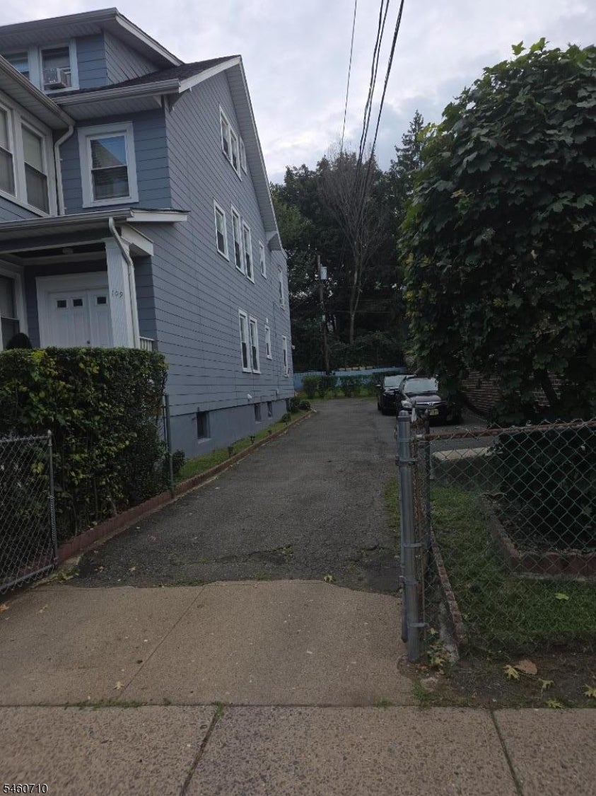 109 Burchard Ave