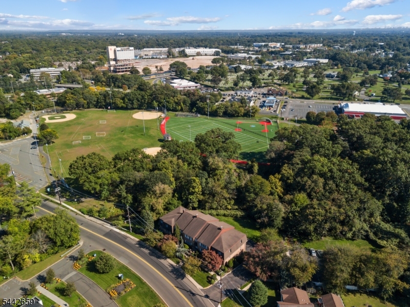 70 Harristown Rd 1