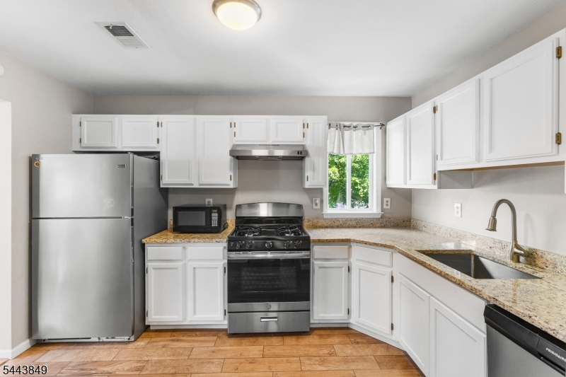 5 Garden Ct