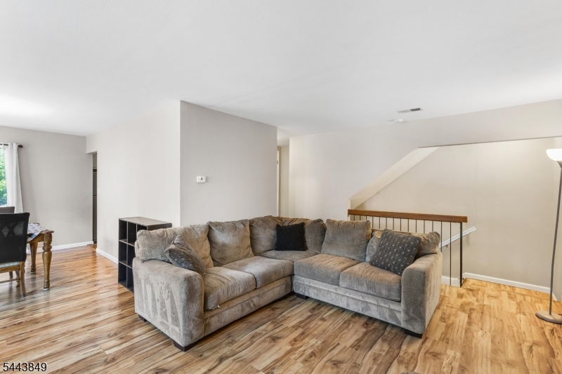 5 Garden Ct