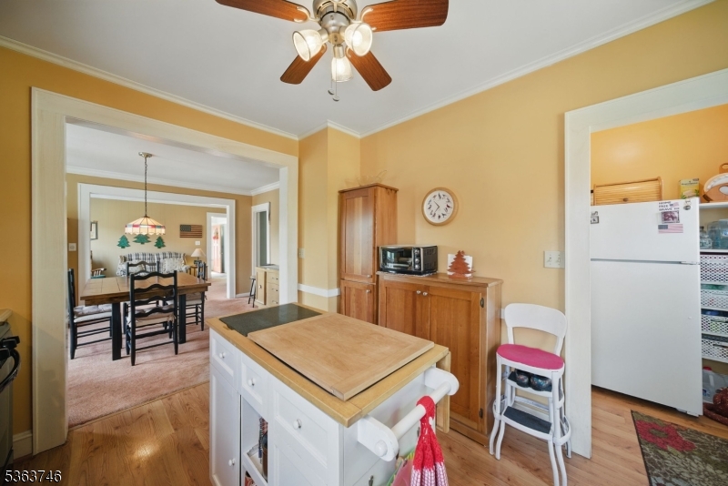 27 DENVILLE AVENUE