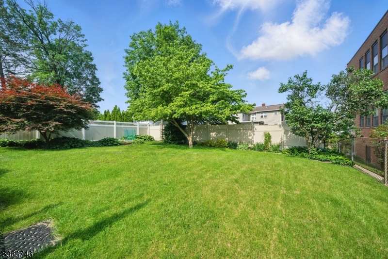 27 DENVILLE AVENUE