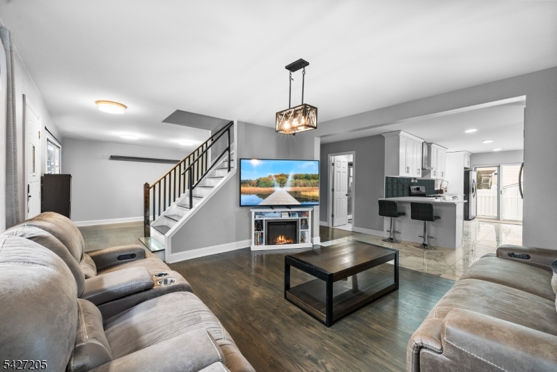 355 Hunter Ave