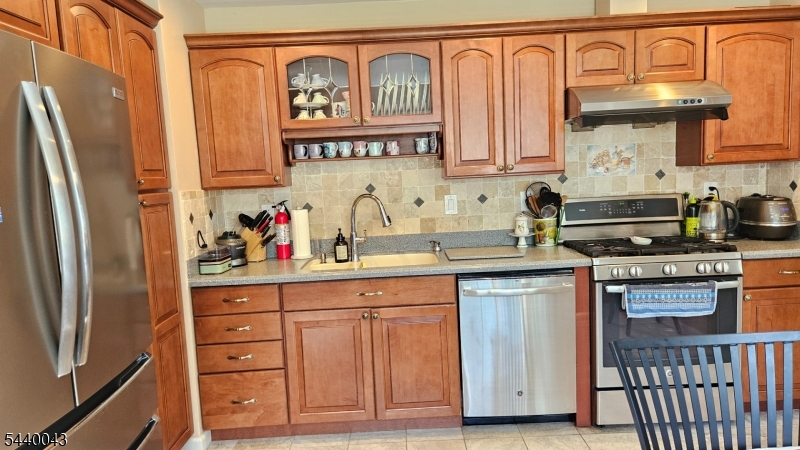 2 Vermont Ct