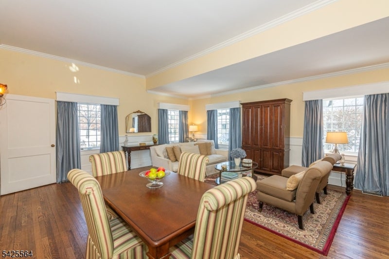 37 Colles Ave