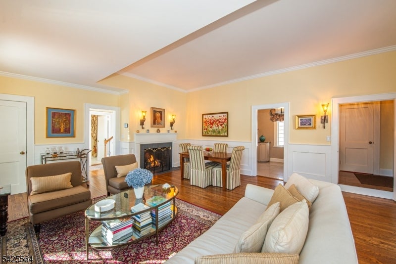 37 Colles Ave