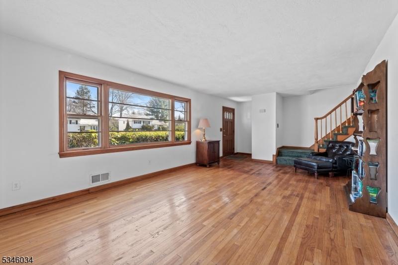 299 Arnold Ave
