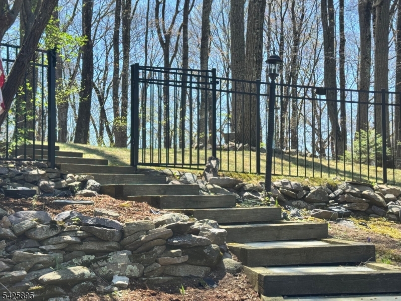 32 Saint Bernards Rd