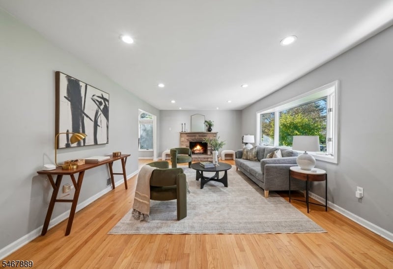 85 Ridge Dr