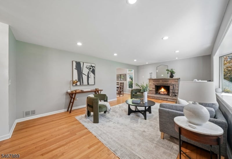 85 Ridge Dr