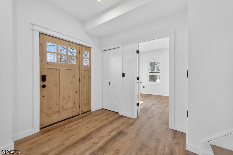 16 Valley View Dr