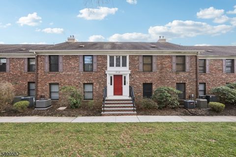 26 Sunrise Dr Long Hill Twp. NJ 07933