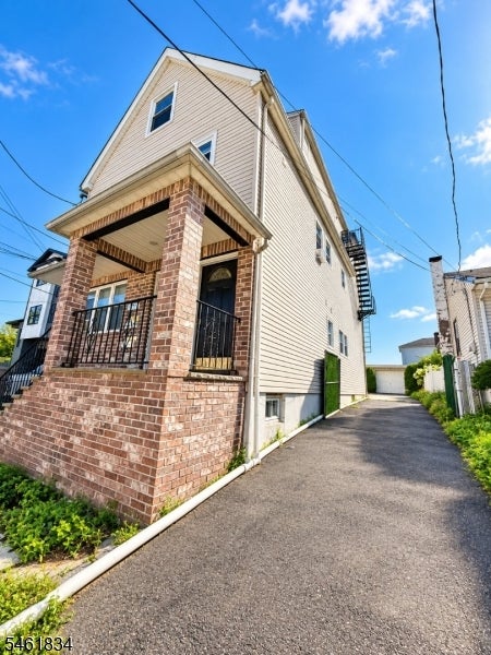 1112 Virginia St