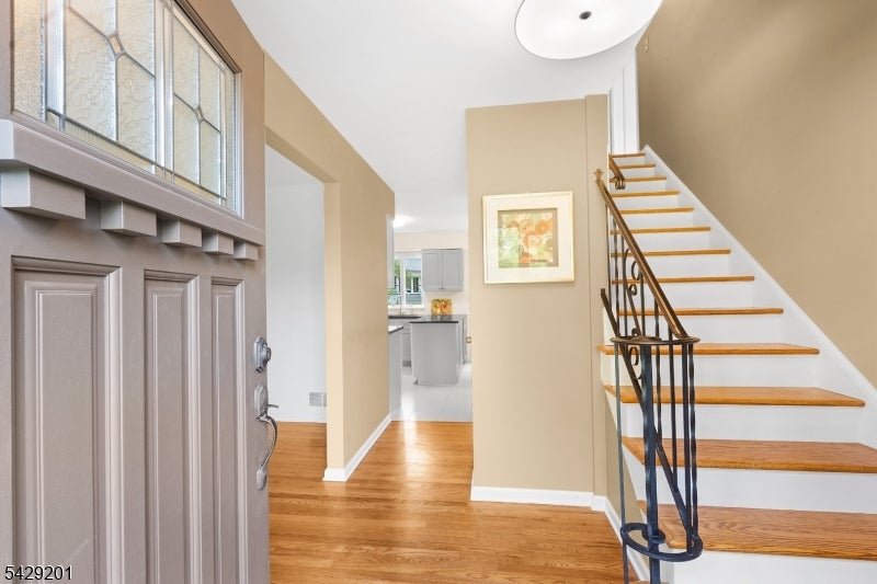 14 Mountain Ave